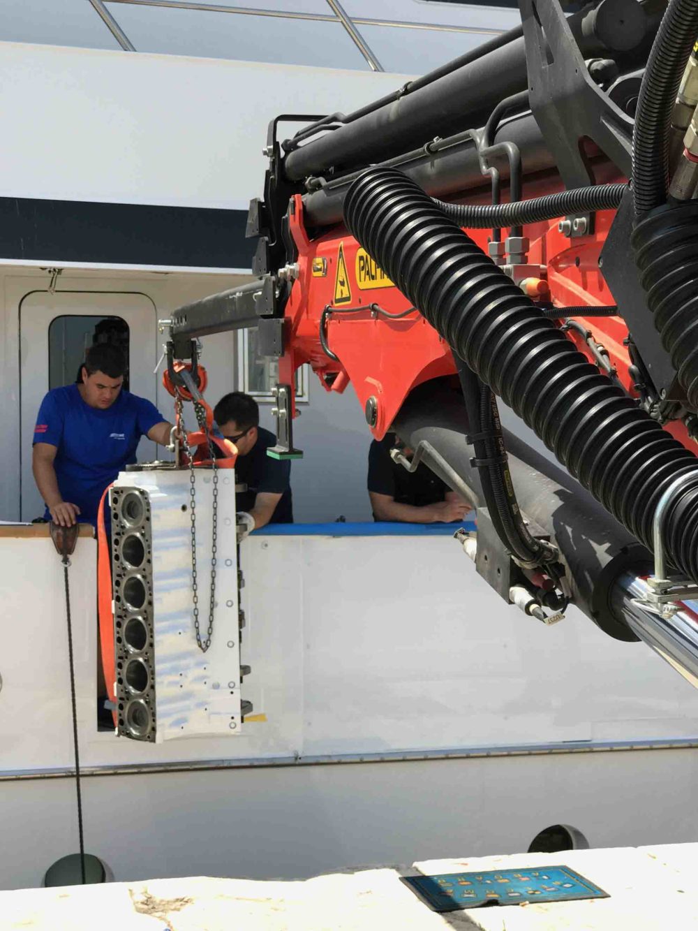 Reparación motores barco Mallorca | Waterline Boat